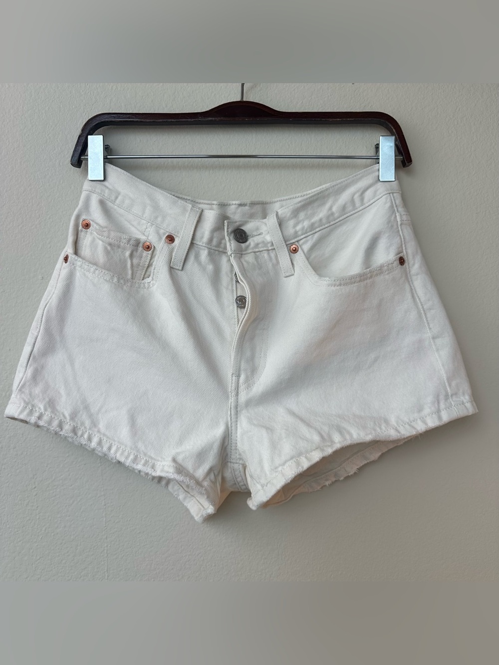 Levi’s 501 Buttonfly Denim Shorts Women’s 26 212